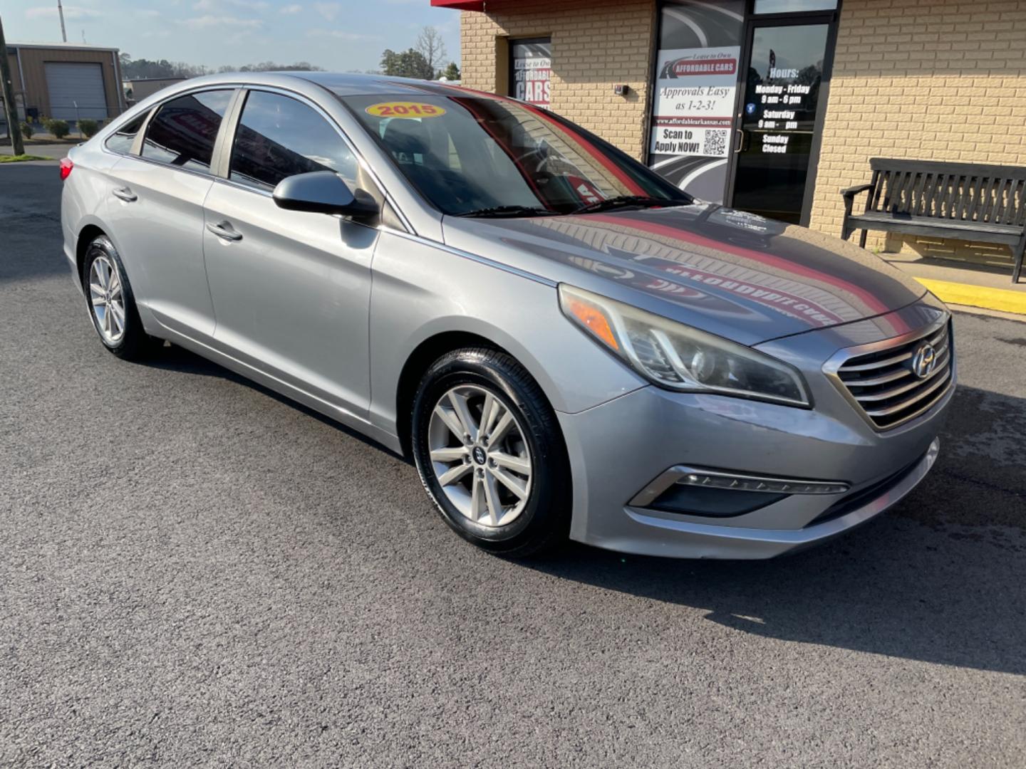 2015 Silver Hyundai Sonata (5NPE24AF0FH) with an 4-Cyl, 2.4 Liter engine, Auto, 6-Spd w/Shiftronic and Drive Mode Select transmission, located at 8008 Warden Rd, Sherwood, AR, 72120, (501) 801-6100, 34.830078, -92.186684 - Photo#1